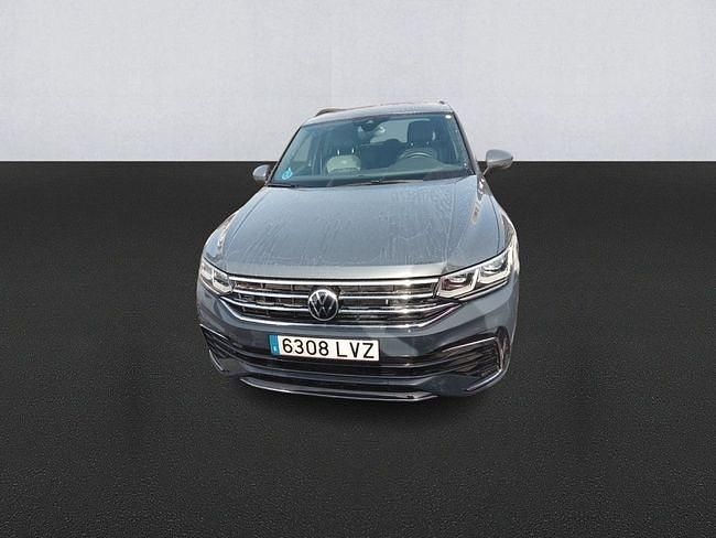 Usado VW Tiguan R-line 150 CV (110 kW) 2022 Gris / plata SUV
