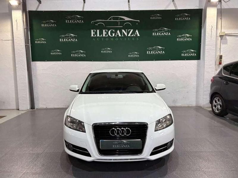 Usado Audi A3 Sportback Ambition 105 CV (77 kW) 2011 Blanco Utilitario