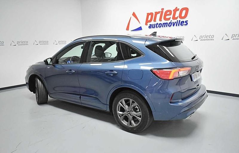 Usado Ford Kuga ST-Line 190 CV (139 kW) 2023 Azul SUV