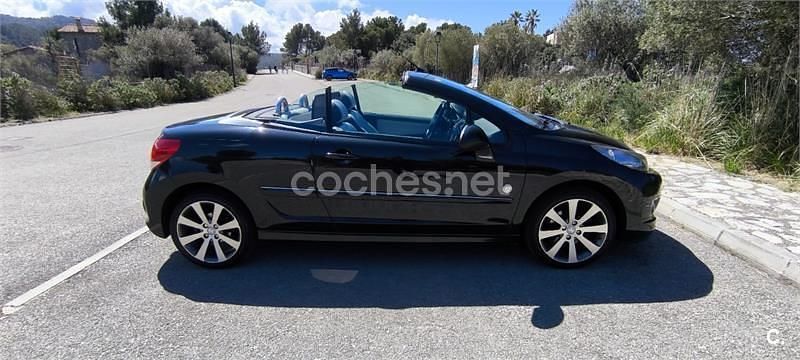 Usado Peugeot 207 CC 112 CV (82 kW) 2013 Negro Descapotable