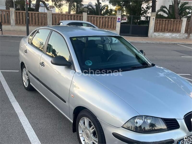 Usado Seat Cordoba 85 CV (62 kW) 2008 Gris / plata Berlina