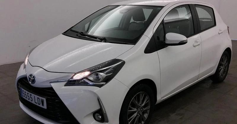 Usado Toyota Yaris Hybrid Active 100 CV (73 kW) 2020