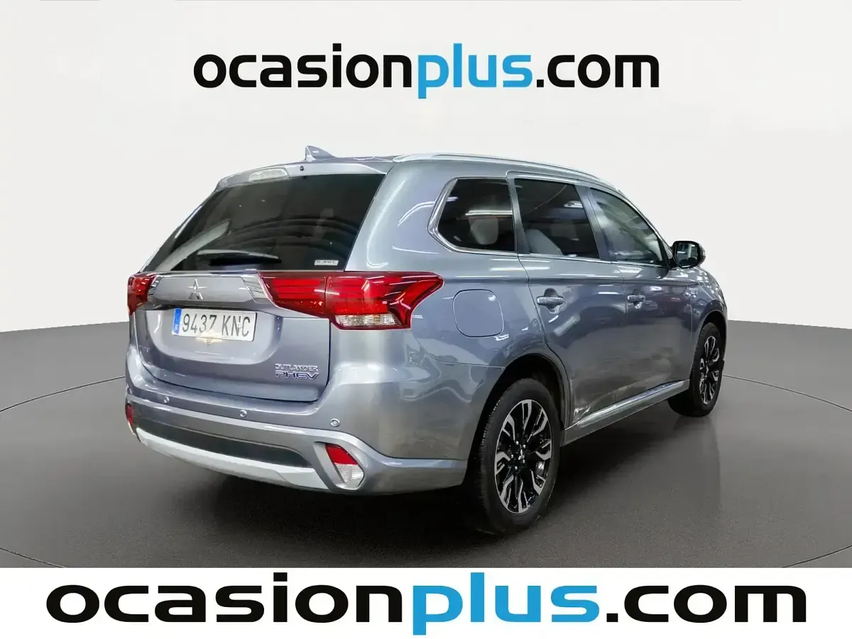 Usado Mitsubishi Outlander P-HEV 203 CV (149 kW) 2018 Gris Pickup/Camioneta