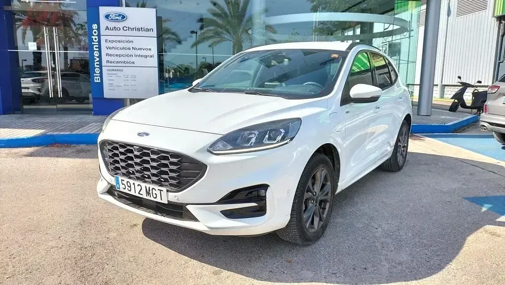 Usado Ford Kuga ST-Line 225 CV (165 kW) 2023 Blanco SUV