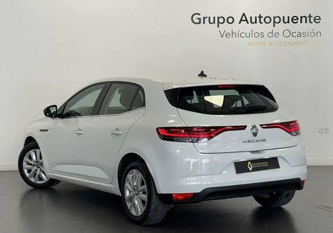 Usado Renault Mégane II Business 116 CV (85 kW) 2021 Blanco Berlina