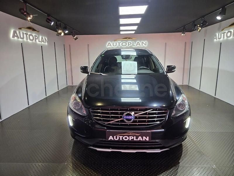Käytetty Volvo XC60 Kinetic 181 HP (133 kW) 2014 Musta Katumaasturi