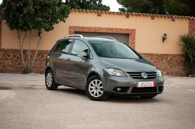 Usado VW Golf V Highline 105 CV (77 kW) 2007 Gris Utilitario