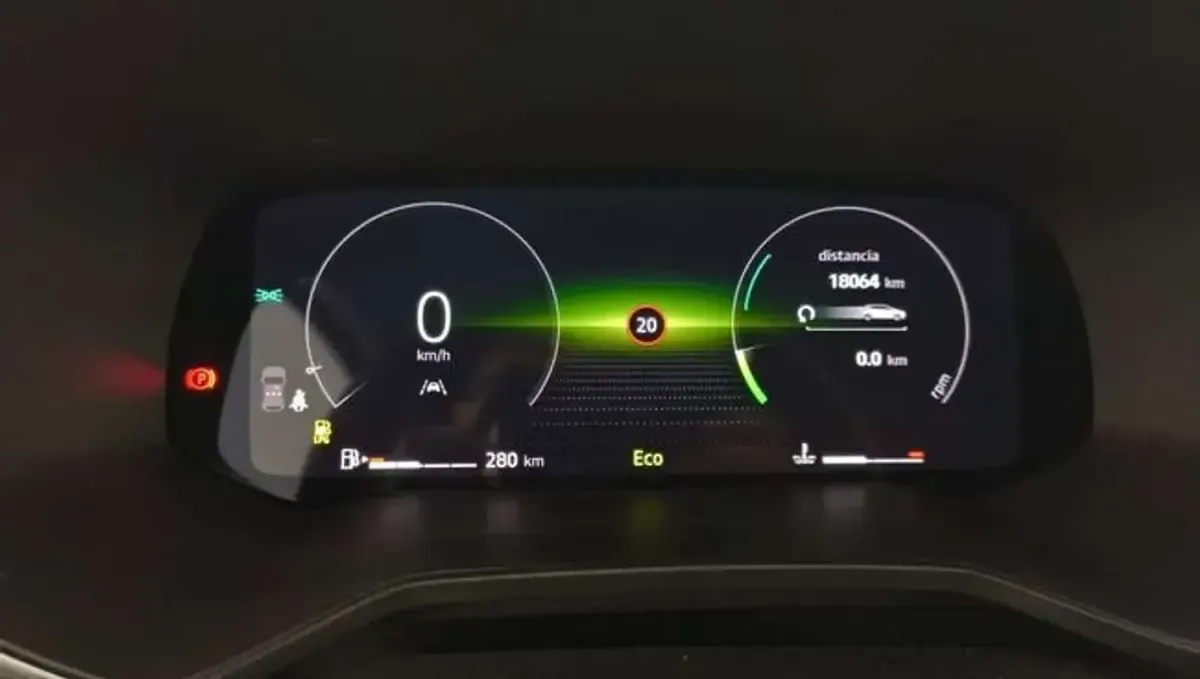 Usado Renault Clio Techno 101 CV (74 kW) 2025 Azul Utilitario