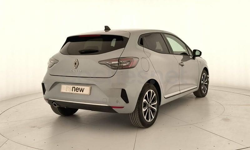 Usado Renault Clio V Techno 100 CV (73 kW) 2025 Gris / plata Berlina