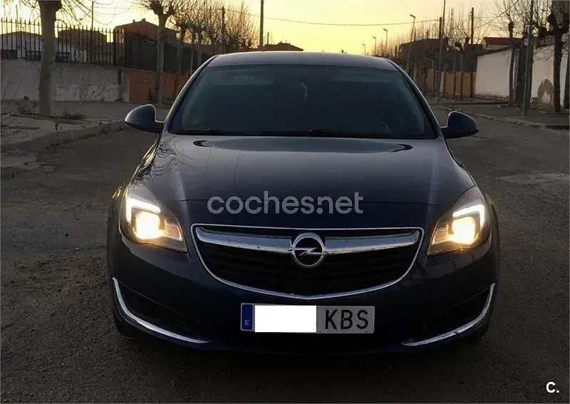 Usado Opel Insignia Business 136 CV (100 kW) 2017 Azul Berlina