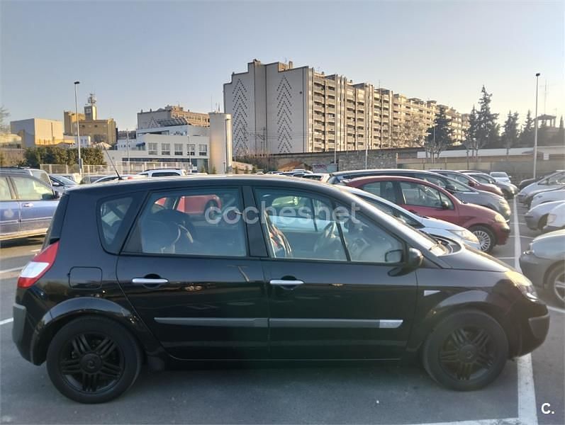 Usado Renault Scénic II Authentique 100 CV (73 kW) 2005 Negro Monovolumen