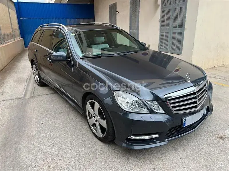 Usado Mercedes E300 Avantgarde 231 CV (169 kW) 2012 Negro Familiar