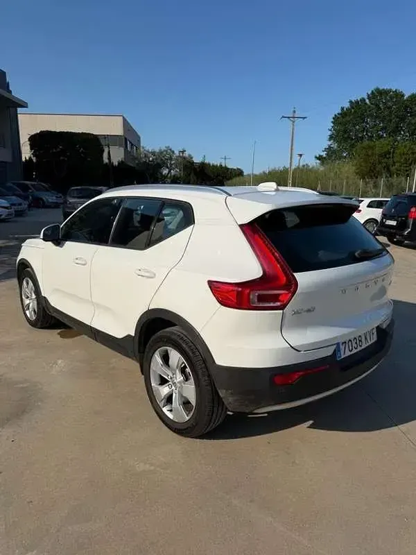 Usado Volvo XC40 150 CV (110 kW) 2019 Blanco SUV