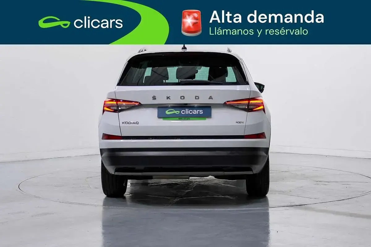 Usado Skoda Kodiaq Ambition 150 CV (110 kW) 2022 Blanco SUV