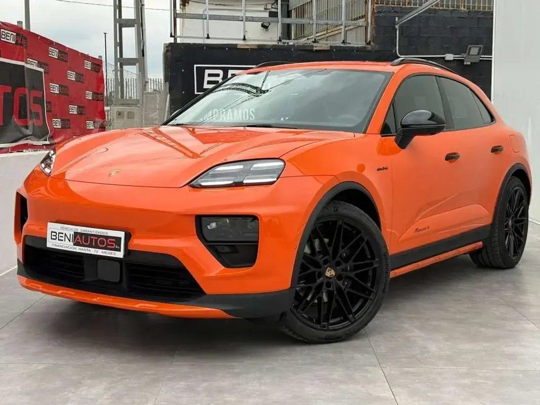 Nuevo Porsche Macan 300 kW (408 CV) 2026 Naranja SUV