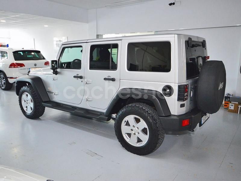 Käytetty Jeep Wrangler Unlimited Sahara 200 HP (147 kW) 2011 Harmaa Katumaasturi