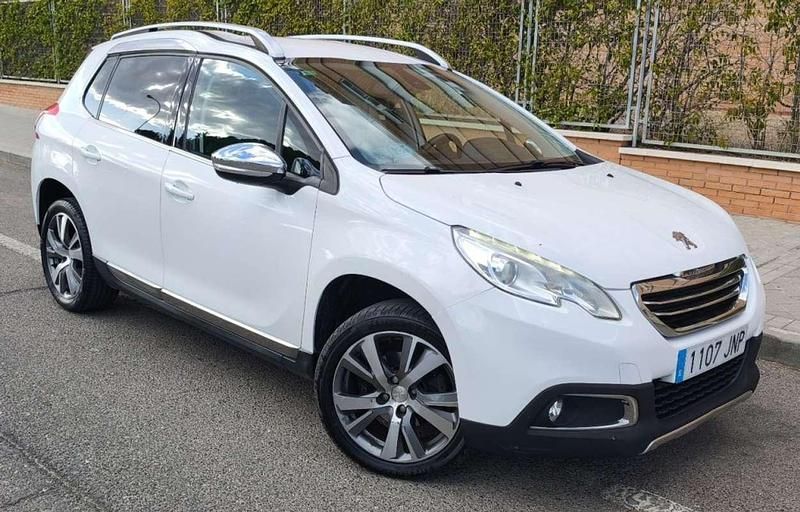Usado Peugeot 2008 Allure 110 CV (80 kW) 2016 Blanco SUV