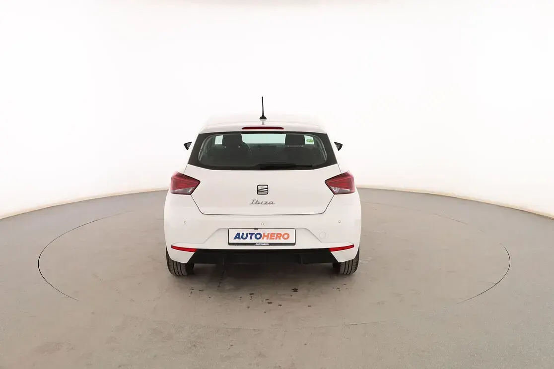Usado Seat Ibiza Style 116 CV (85 kW) 2024 Blanco Utilitario