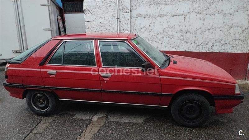 Usado Renault R11 90 CV (66 kW) 1988 Rojo Utilitario