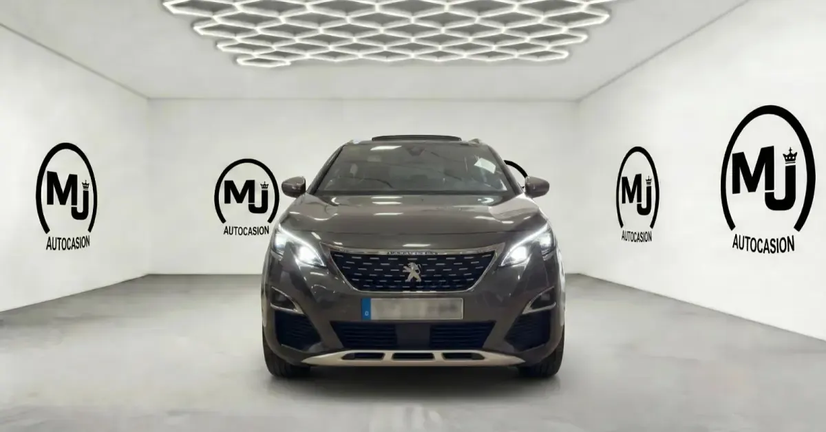 Usado Peugeot 5008 GT 180 CV (132 kW) 2018 Gris SUV