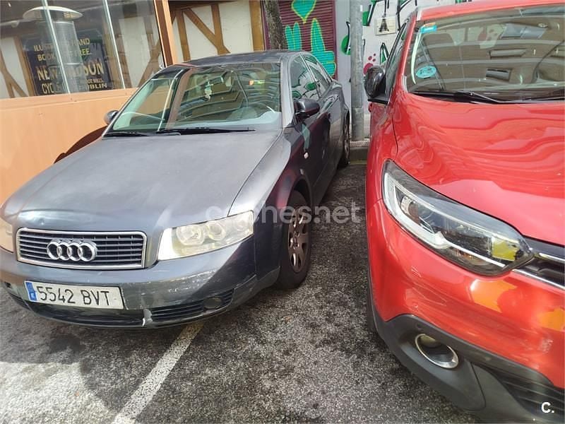 Usado Audi A4 130 CV (95 kW) 2004 Gris / plata Berlina