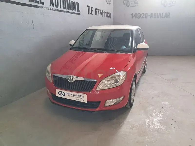 Occasion Skoda Fabia 60 PK (44 kW) 2011 Rood Sedan