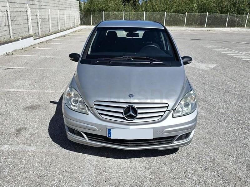 Usado Mercedes B180 109 CV (80 kW) 2006 Gris / plata Monovolumen