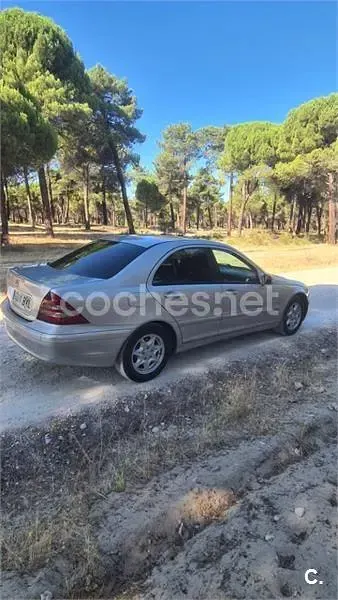 Usado Mercedes C200 Classic 116 CV (85 kW) 2002 Gris / plata Berlina
