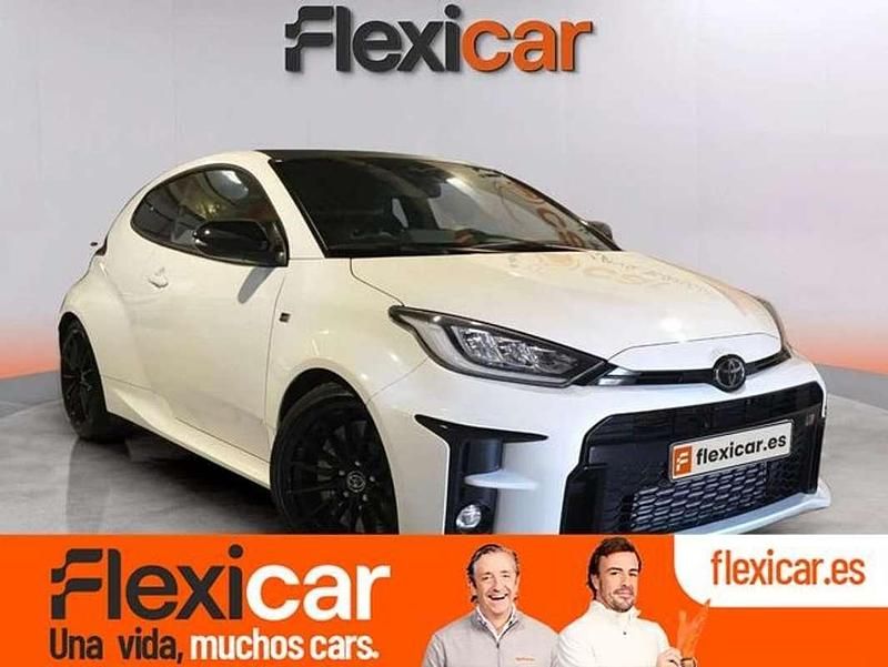 Blanco Usado 2022 Toyota Yaris Berlina | 29.590 € (Super precio) - Imagen 1/4