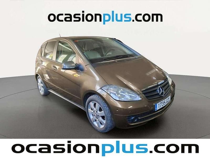 Usado Mercedes A180 109 CV (80 kW) 2010 Marrón Utilitario