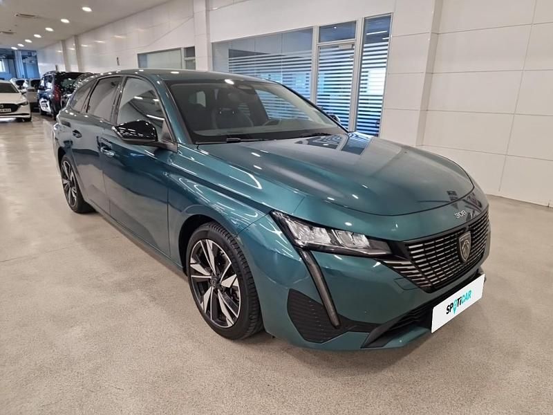 Usado Peugeot 308 SW Allure 131 CV (96 kW) 2023 Verde Familiar