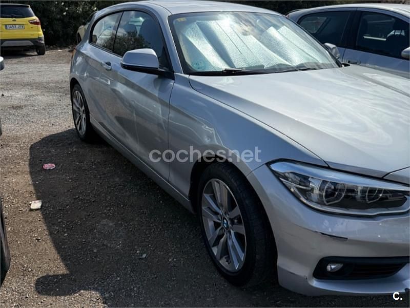 Usado BMW 118 Comfort Edition 150 CV (110 kW) 2018 Gris / plata Utilitario