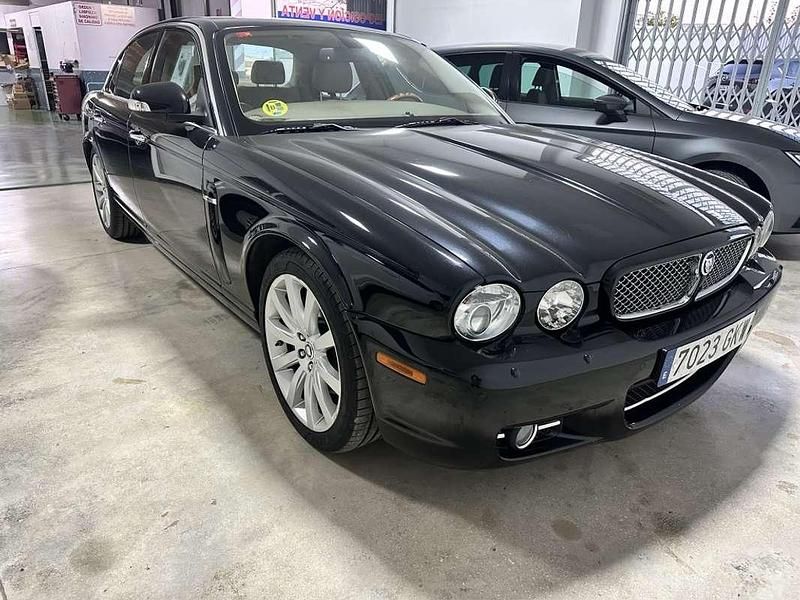 Negro Usado 2009 Jaguar XJ6 Executive Berlina | 12.900 € - Imagen 1/4
