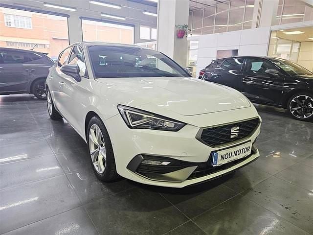 Usado Seat Leon FR 150 CV (110 kW) 2021 Blanco Berlina