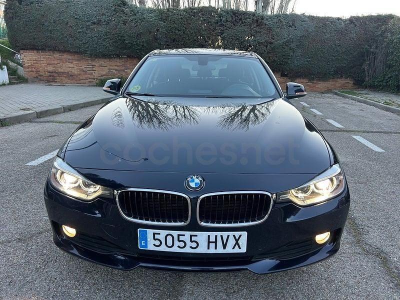 Usado BMW 318 143 CV (105 kW) 2014 Azul Berlina