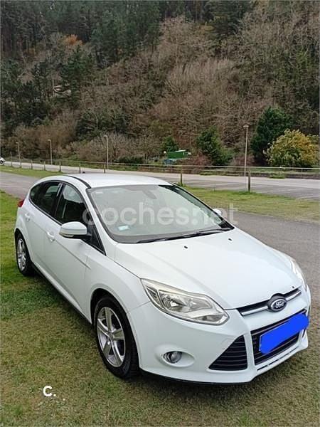 Blanco Usado 2012 Ford Focus Trend Berlina | 5000 € (Precio justo) - Imagen 1/4