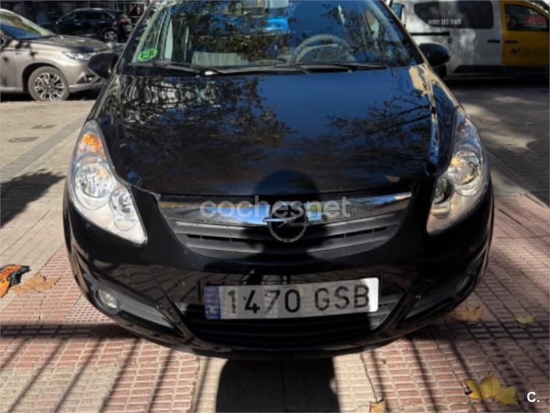 Negro Usado 2009 Opel Corsa Cosmo Berlina | 3900 € (Precio justo) - Imagen 1/4