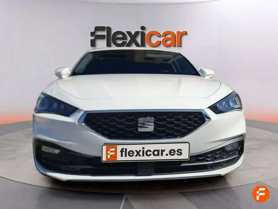 Usado Seat Leon Style 116 CV (85 kW) 2024 Blanco Utilitario