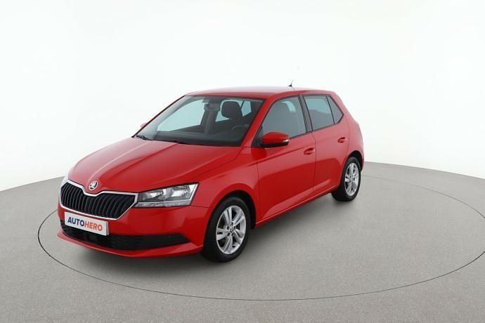 Rojo Usado 2021 Skoda Fabia Ambition Berlina | 11.799 € (Buen precio) - Imagen 1/3