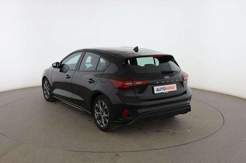 Usado Ford Focus ST-Line 126 CV (92 kW) 2023 Negro Berlina