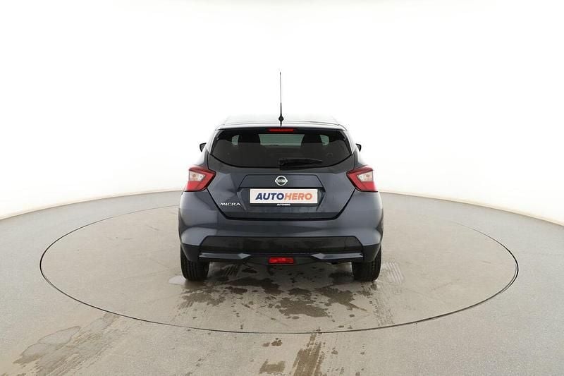 Usado Nissan Micra Tekna 90 CV (66 kW) 2017 Gris Utilitario