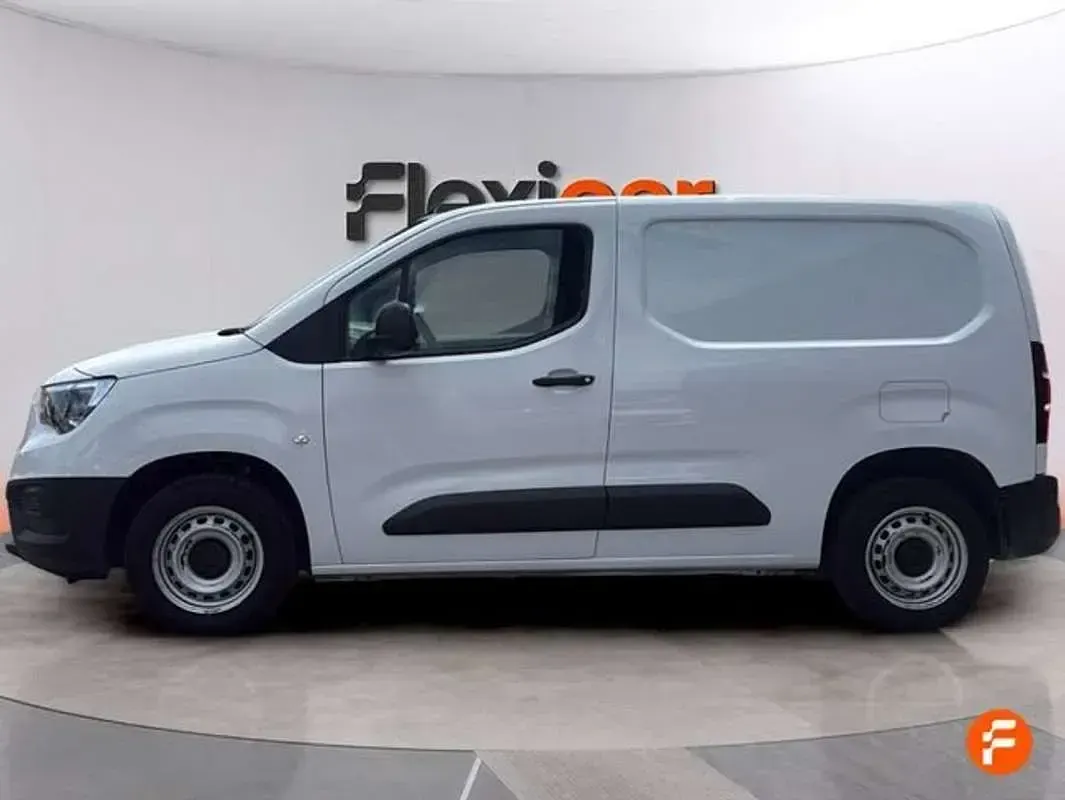 Usado Opel Combo Life Edition 102 CV (75 kW) 2023 Blanco Monovolumen