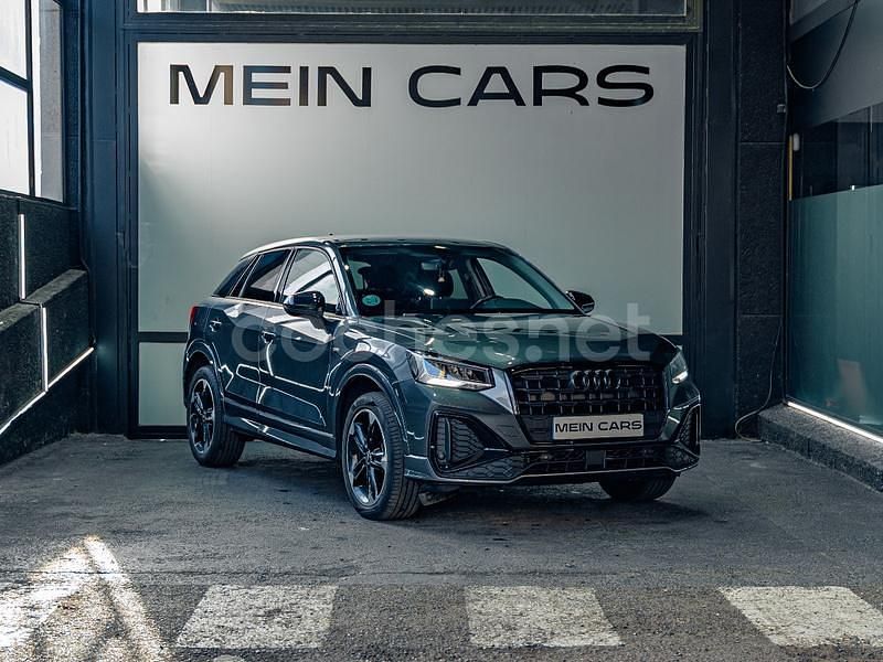 Usado Audi Q2 Advanced Plus 116 CV (85 kW) 2021 Gris / plata SUV