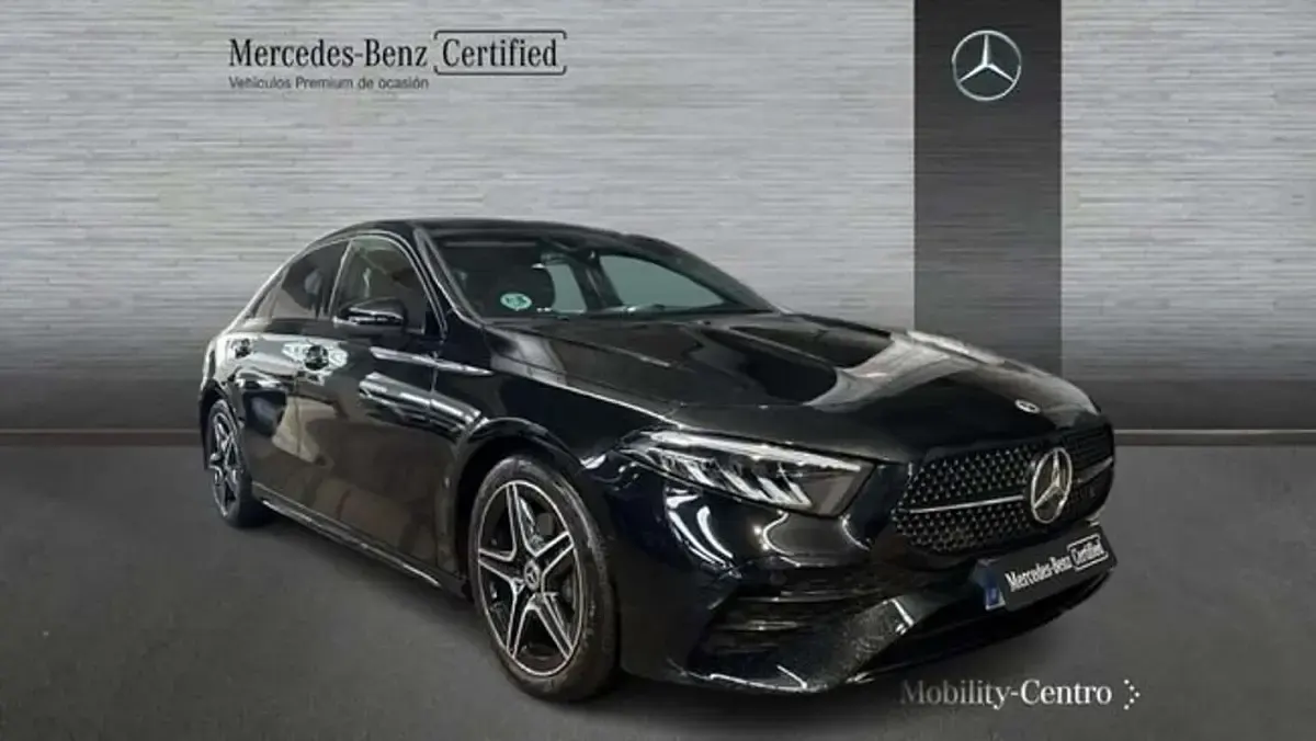 Usado Mercedes A180 116 CV (85 kW) 2025 Negro Berlina