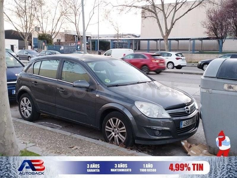 Usado Opel Astra Cosmo 100 CV (73 kW) 2009 Gris / plata Berlina