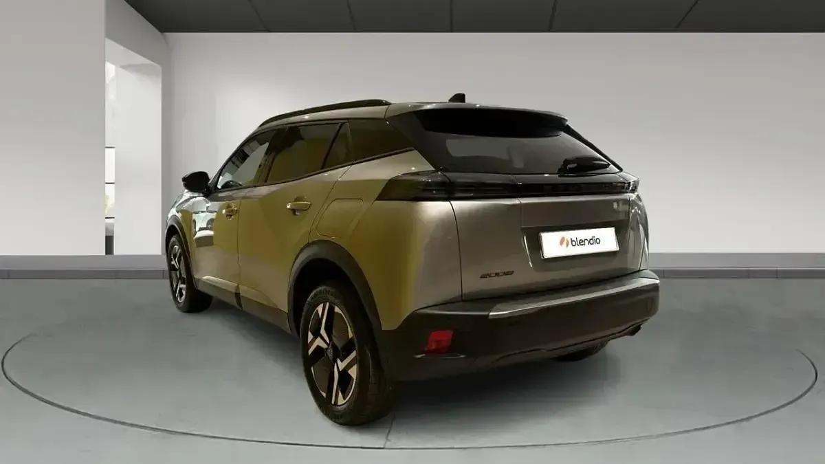 Usado Peugeot 2008 Allure 100 CV (73 kW) 2024 Gris SUV
