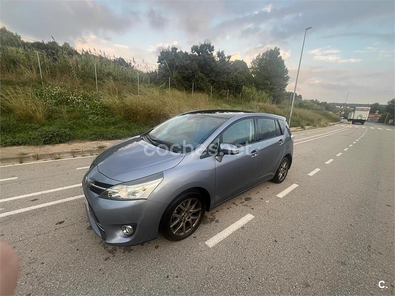 Usado Toyota Verso Advance 124 CV (91 kW) 2013 Gris / plata Monovolumen