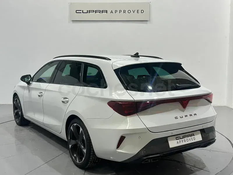 Usado Cupra Leon 150 CV (110 kW) 2025 Blanco Familiar