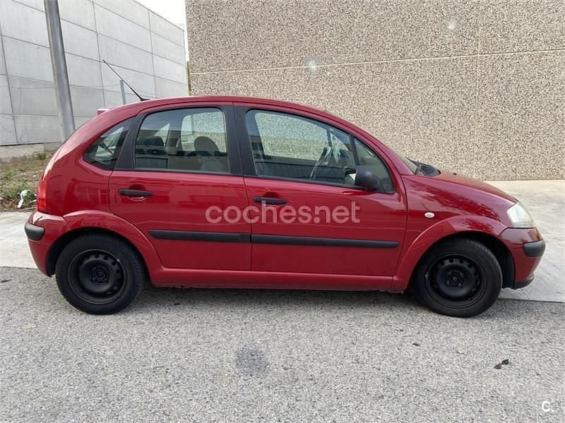Usado Citroën C3 70 CV (51 kW) 2004 Rojo Berlina