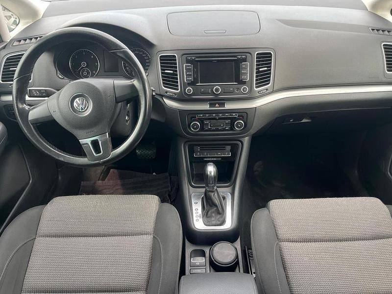 Usado VW Sharan Edition 140 CV (102 kW) 2011 Negro metalico Monovolumen
